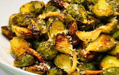 LCHF gebackener Rosenkohl mit Parmesan LCHF gebackener Rosenkohl mit Parmesan